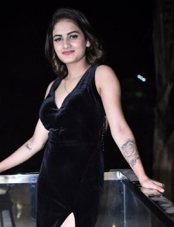 Shreya sexy call girl in Rajouri garden slim escorts call girls in Rajouri garden